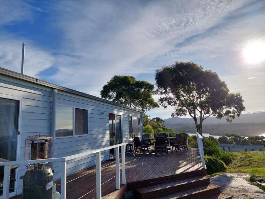 Old Salty Villa Binalong Bay Exteriör bild